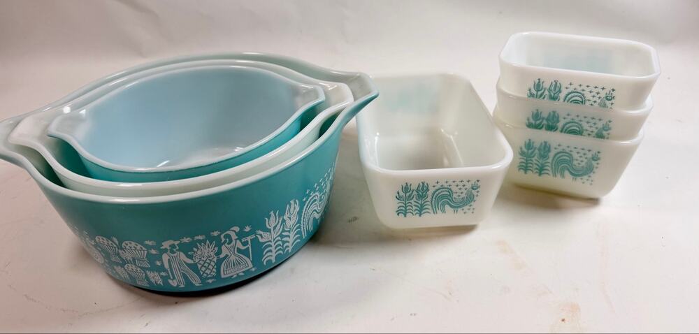 Vintage Pyrex Turquoise Amish Butterprint 3 Cinderella Nesting Bowls & Fridgies